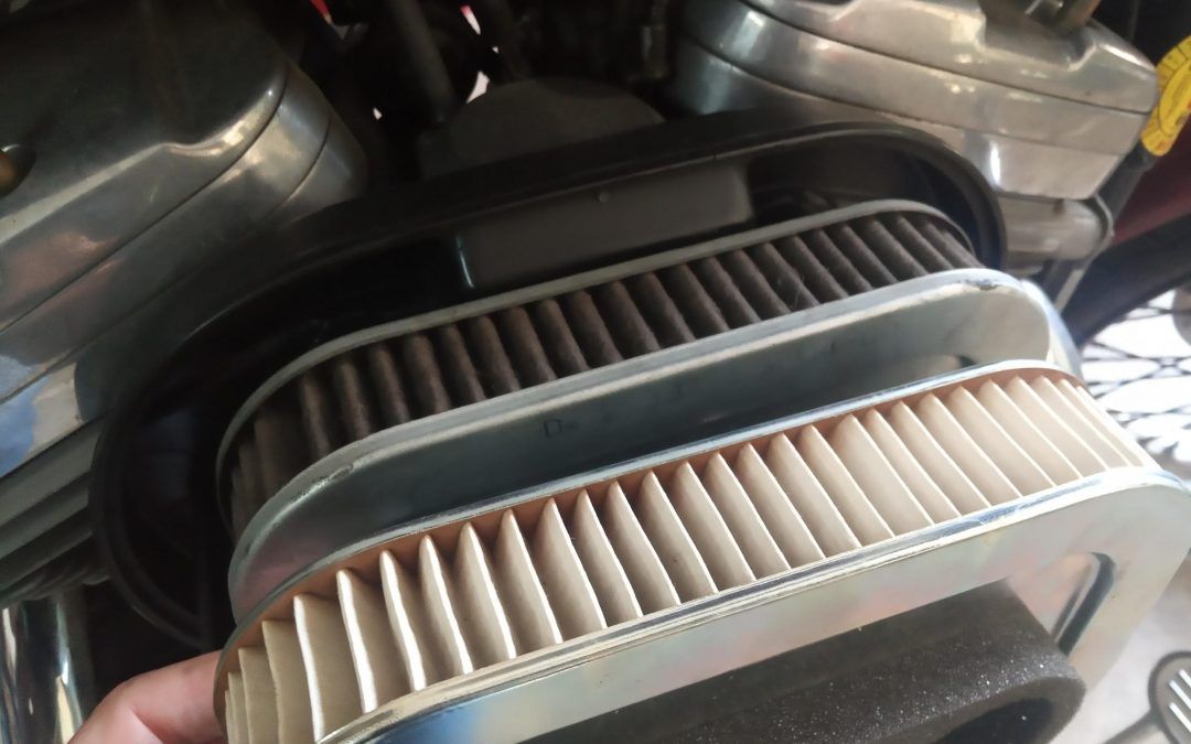 Cómo cambiar de filtro purificador de aire en una Harley Davidson