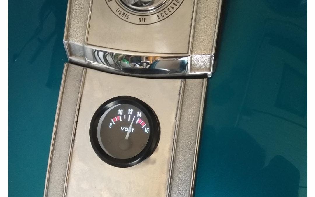 Cómo instalar un voltímetro en una Harley Davidson softail
