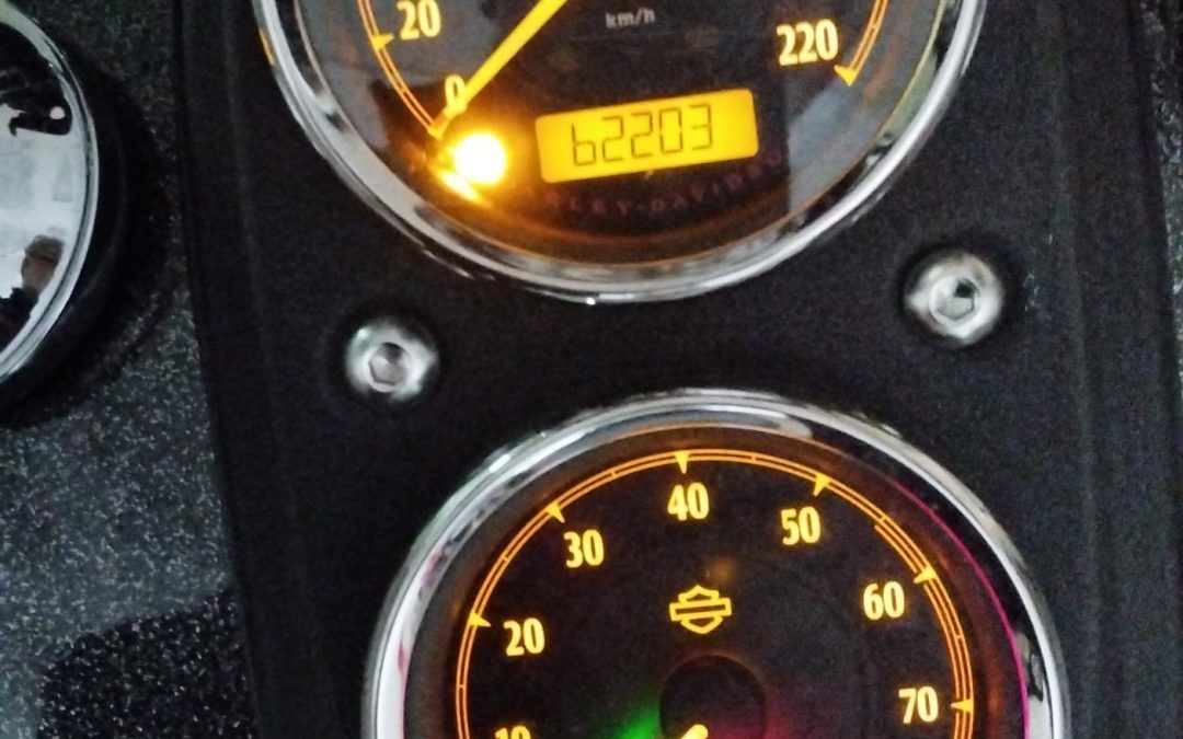 Cómo solucionar un error B2203 en una Harley Davidson