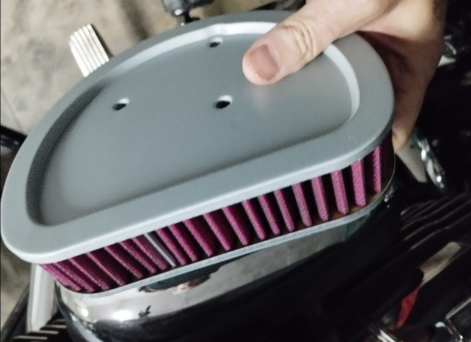 Cómo instalar un filtro de alto rendimiento en una Harley Davidson