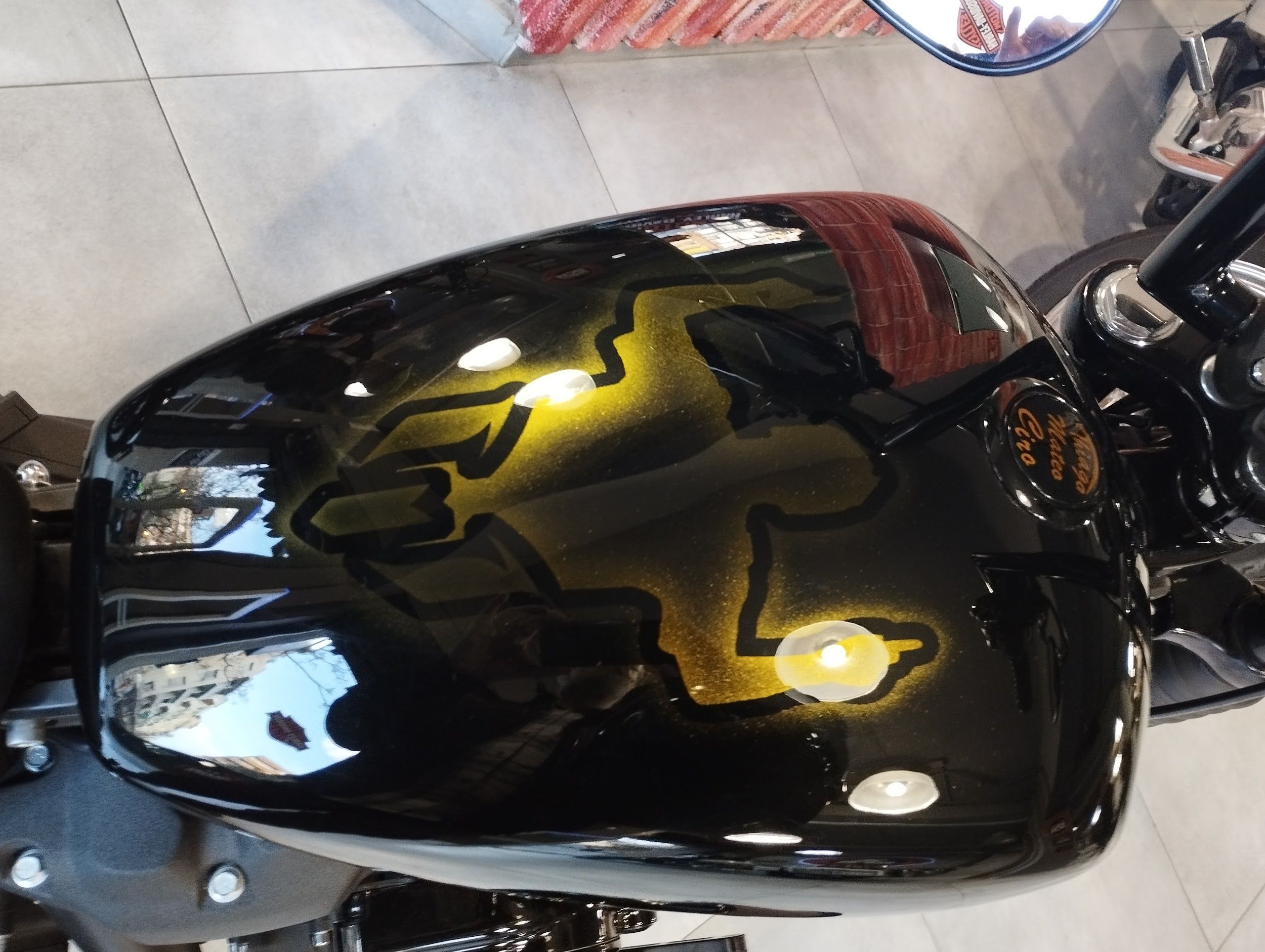 Moto del entorno de Messi... a ver si tu sabes de su historia y nos lo cuenta en la descripción de este post Moto del entorno de Messi... a ver si tu sabes de su historia y nos lo cuenta en la descripción de este post