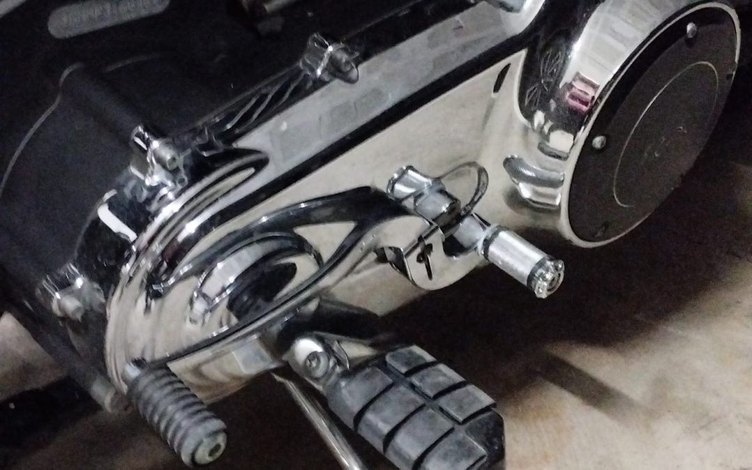 Cómo instalar una palanca de cambio de marchas de tacón en una Harley Davidson Dyna.