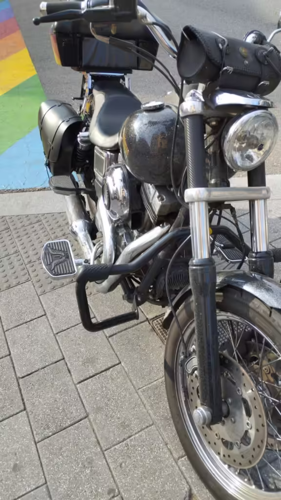 Cómo instalar unas plataformas en una Harley Davidson Dyna