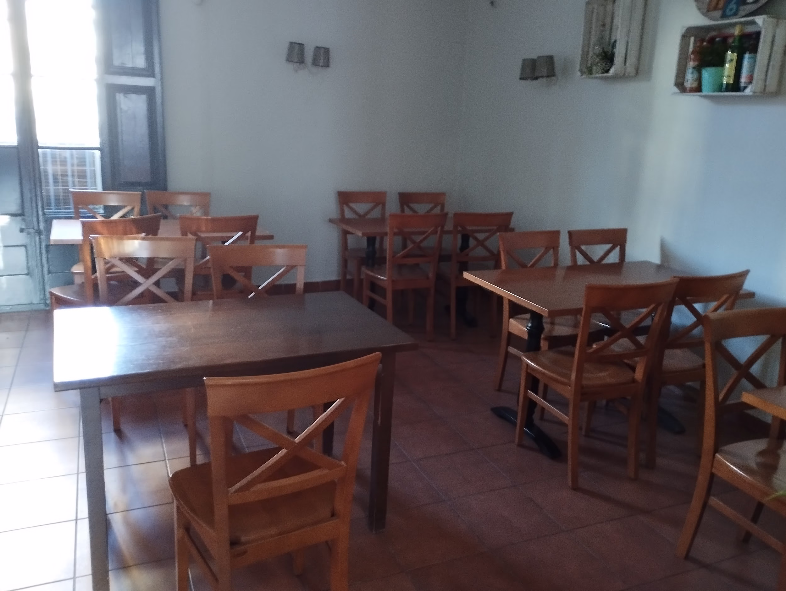 Parece grande, pero realmente se quedó pequeño enseguida. Se llenó rápidamente Parece grande, pero realmente se quedó pequeño enseguida. Se llenó rápidamente
