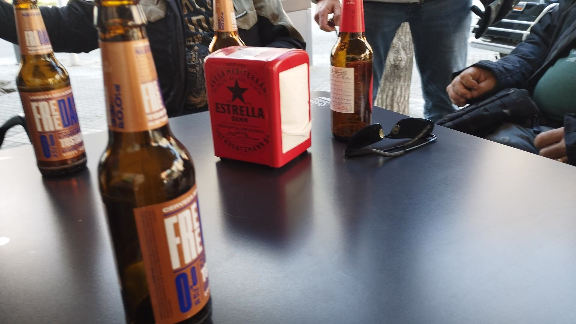 Compartir una cerveza, tiempo y afición. Es lo que tiene Compartir una cerveza, tiempo y afición. Es lo que tiene