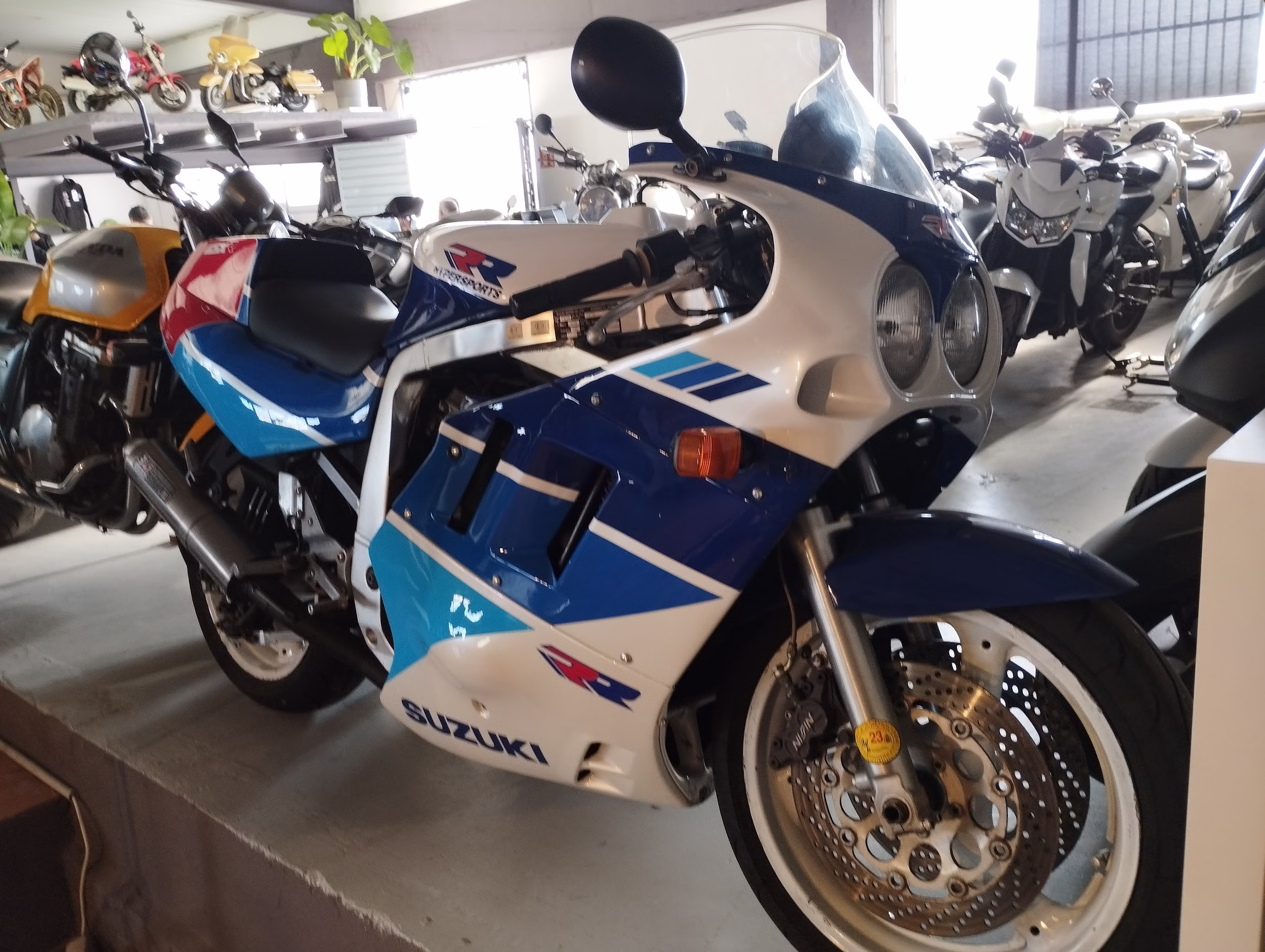 Una hermosura de moto Una hermosura de moto