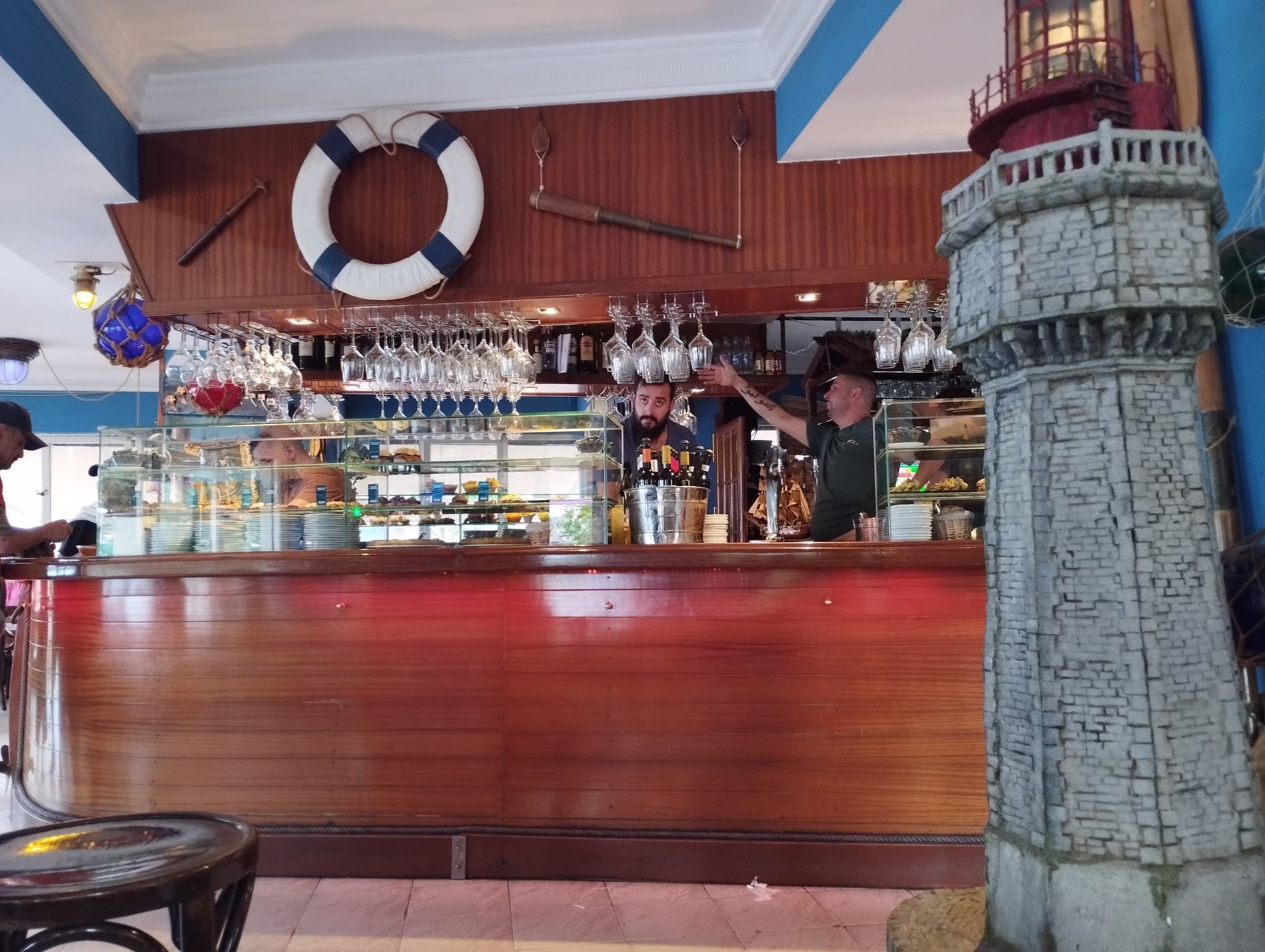 La barra del Bar Bitácora La barra del Bar Bitácora
