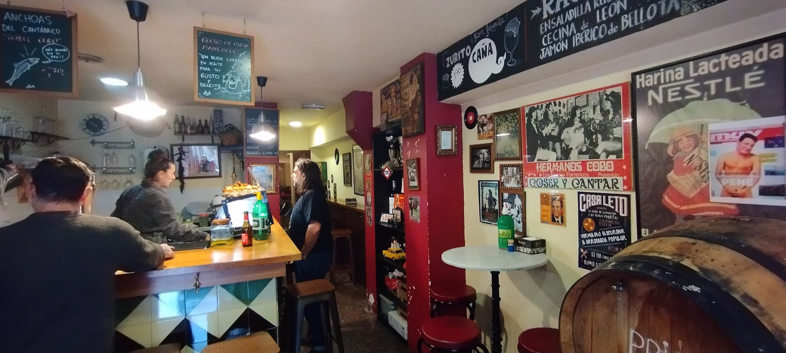 Al acabar el tapeo nos vamos a la siguiente tasca Al acabar el tapeo nos vamos a la siguiente tasca
