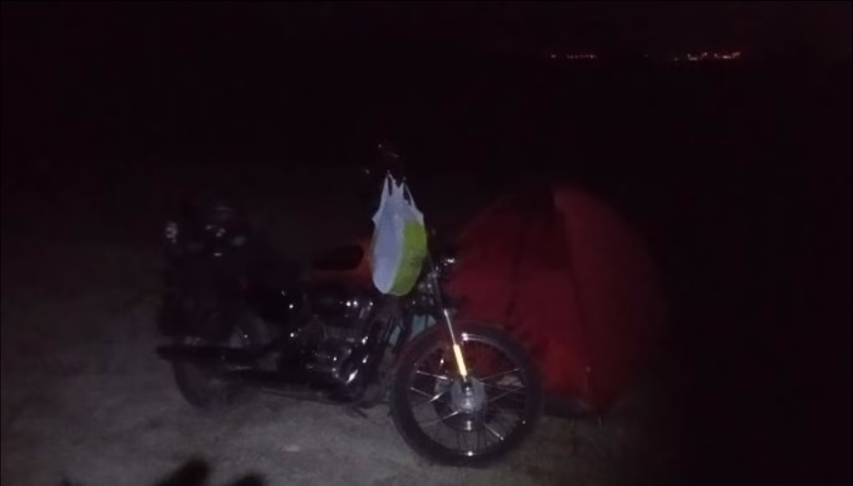 En la noche nos calentamos algo en el hornillo antes de acostarnos En la noche nos calentamos algo en el hornillo antes de acostarnos