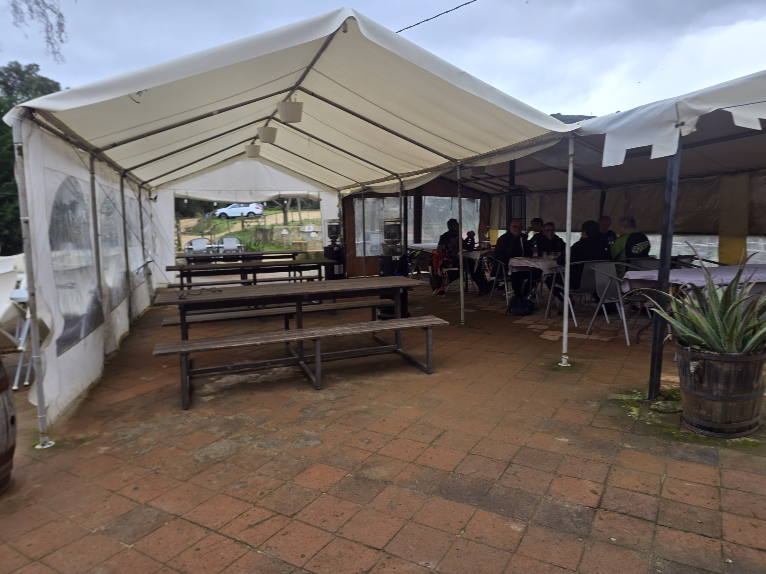 Tienen terraza amplia apropiada para invierno y verano Tienen terraza amplia apropiada para invierno y verano