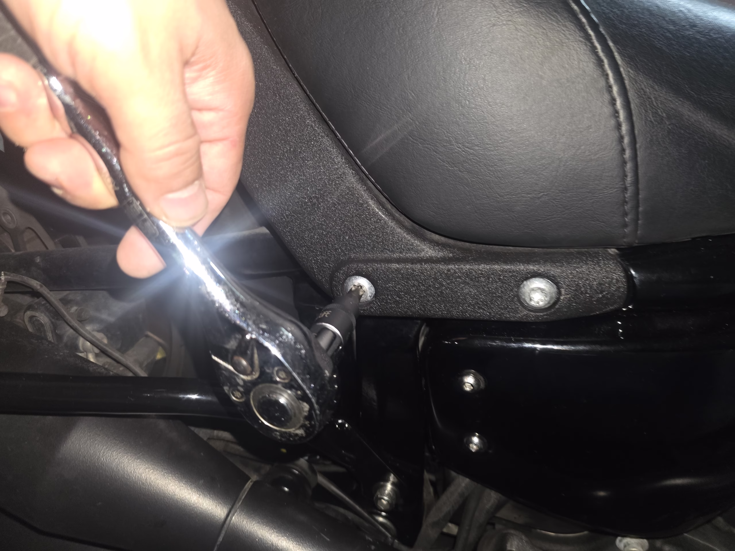 He encontrado la llave de tubo A por el otro lado He encontrado la llave de tubo A por el otro lado