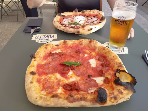 Cenita de pizza por el puerto Cenita de pizza por el puerto